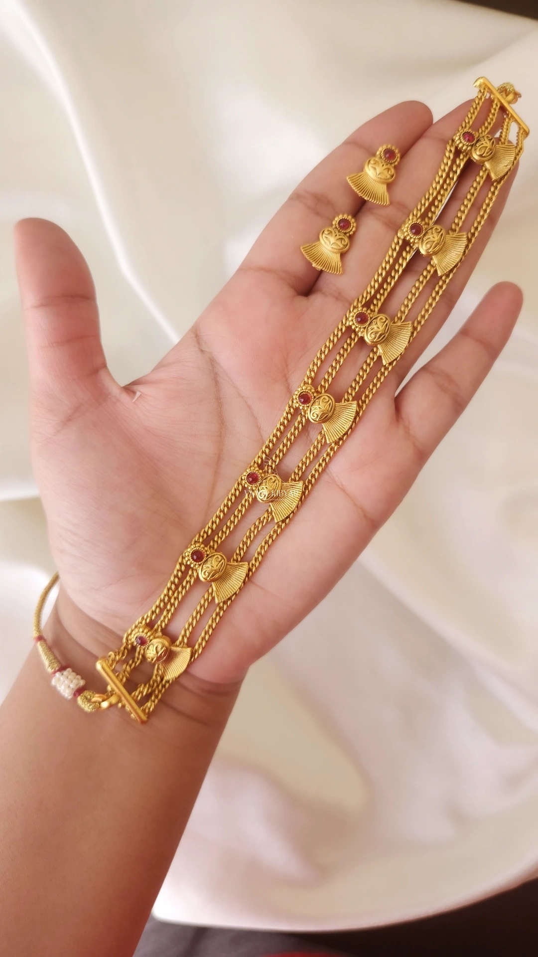 Temple non-idol choker set